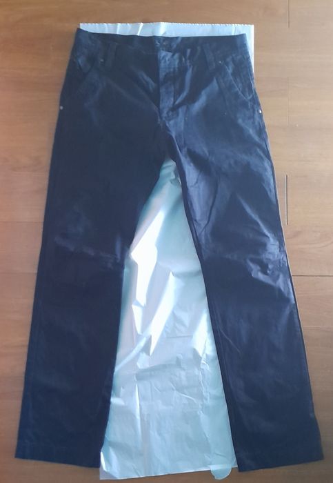 Calças pretas clássicas