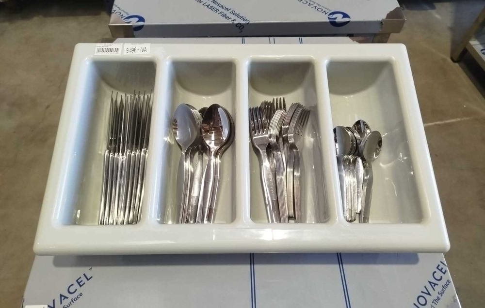 Tabuleiro de Talheres PP C/4 Divisórias - NOVO