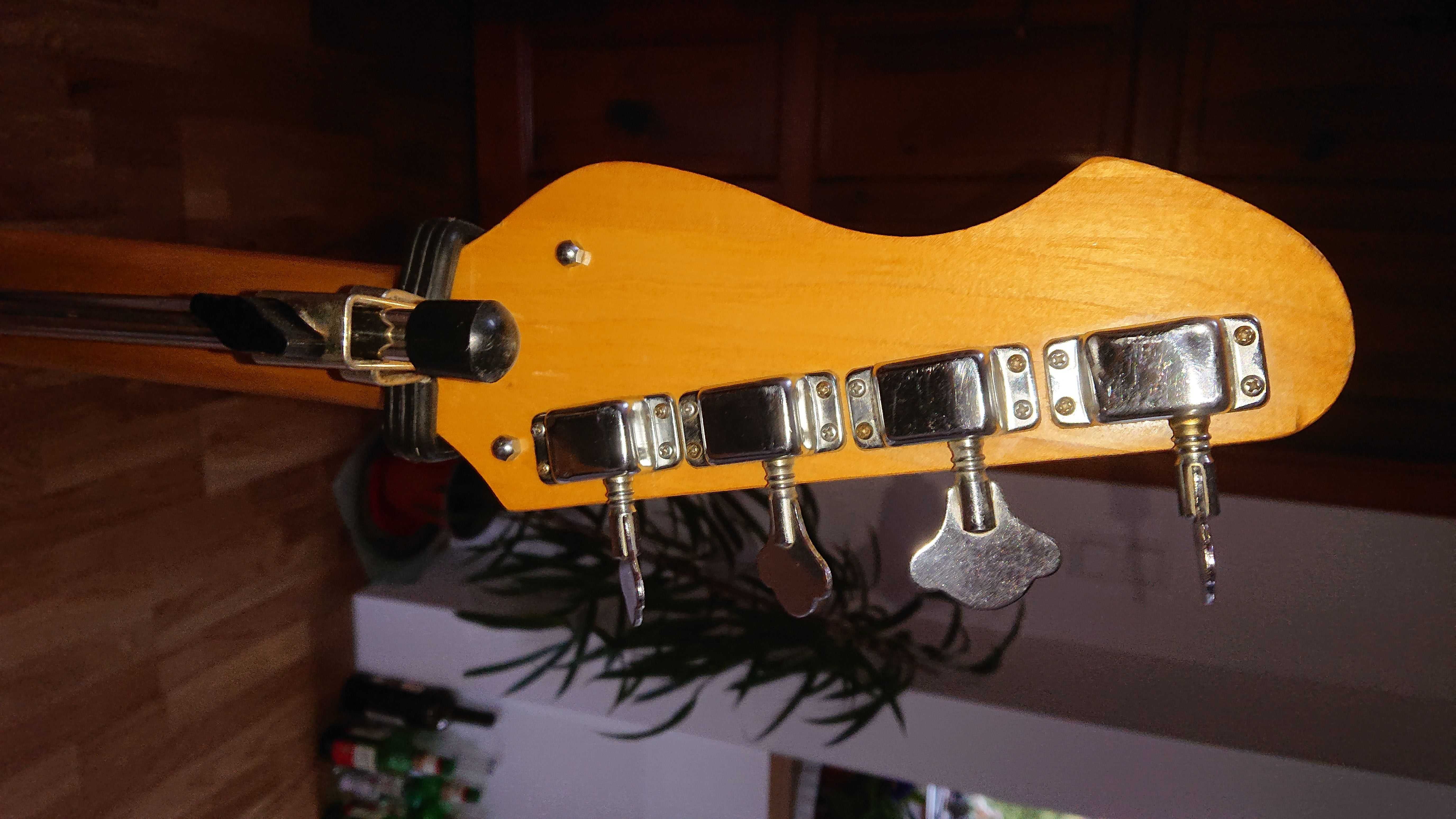 Gitara basowa vintage short scale