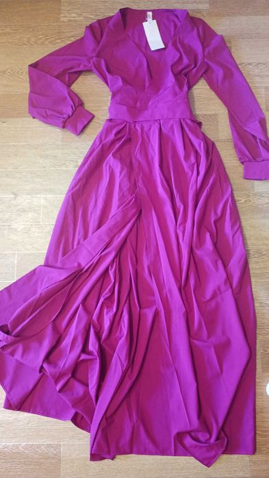 Сукня максі малинового кольору на запах