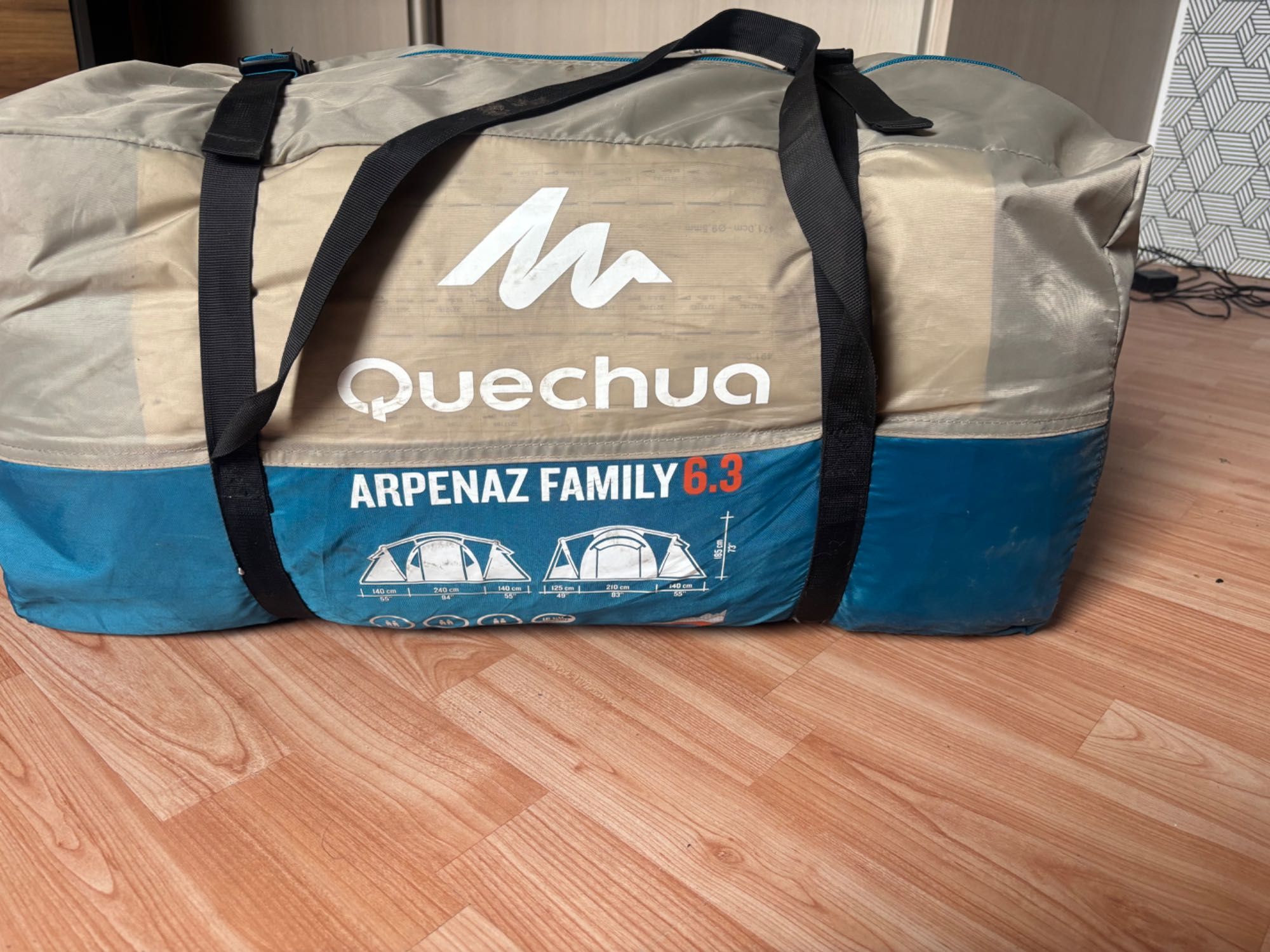 Sprzedam dwa namioty Quechua 4.2 Family i Quechua 6.2 Family
