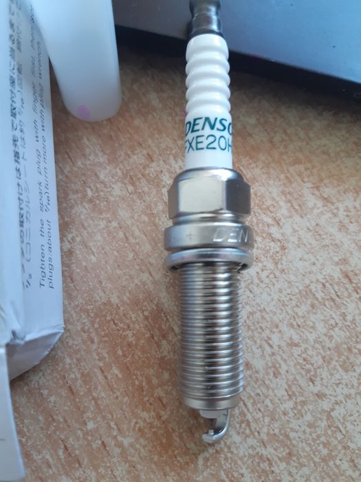Свічки запалювання Denso Iridium FXE20HR11; FK20HR11/ FK20HBR11