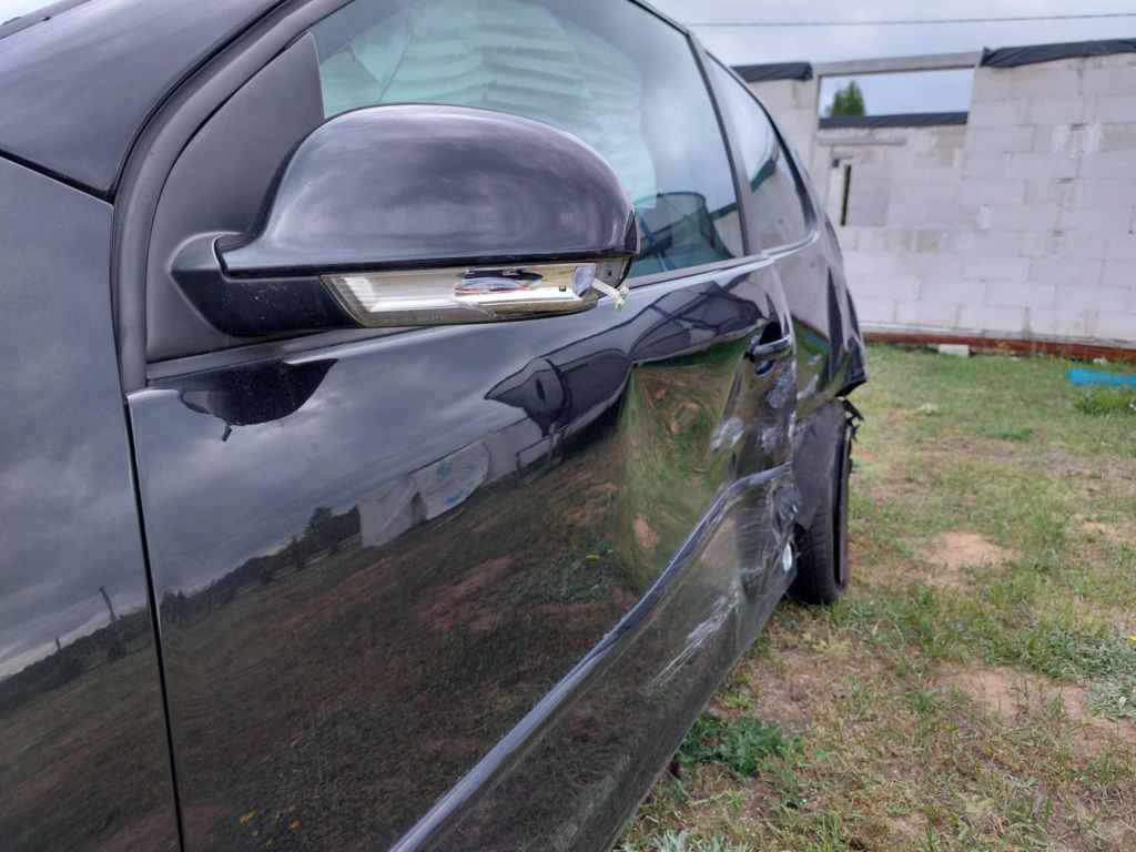 Volkswagen Golf 5 1.6MPI (USZKODZONY)