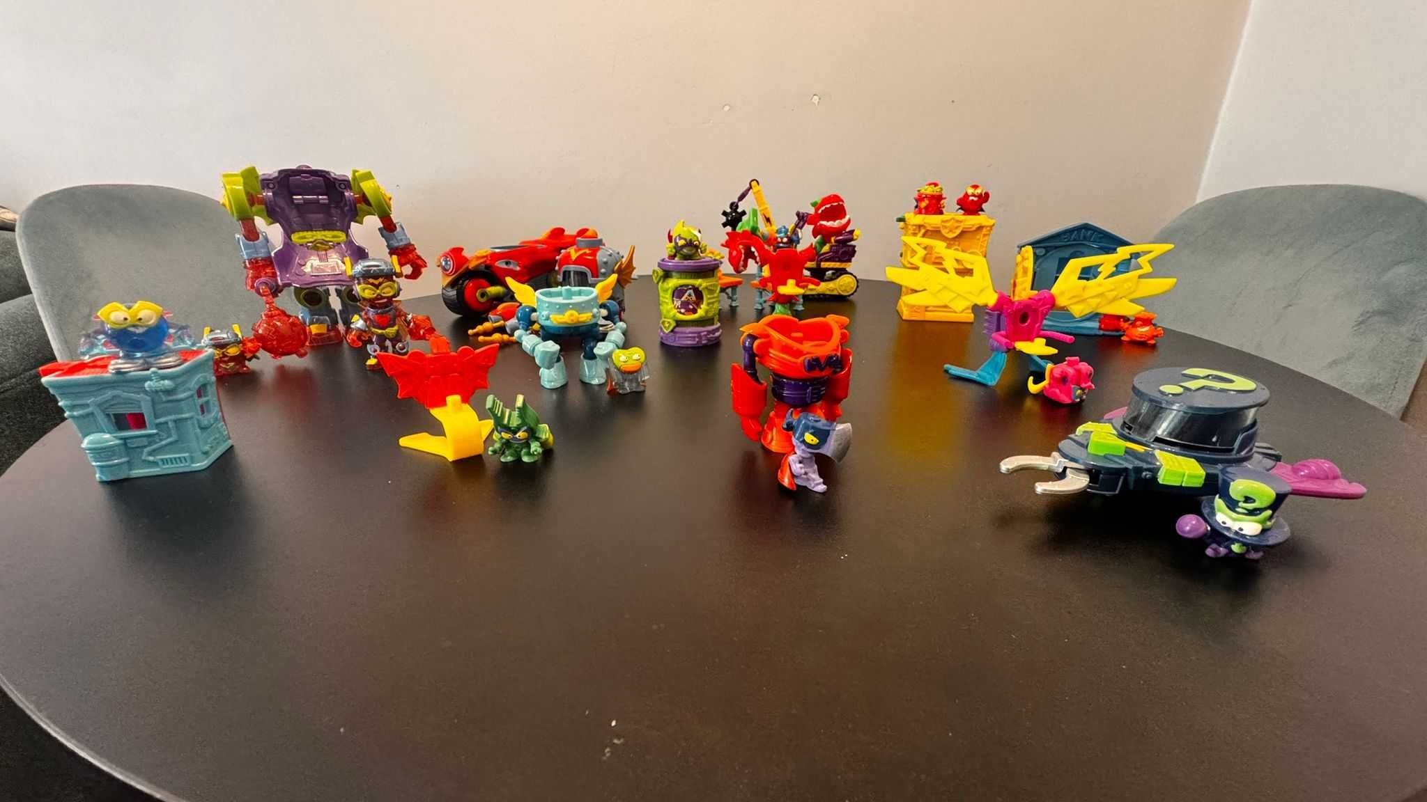 Pojazdy, bot, figurki Zings