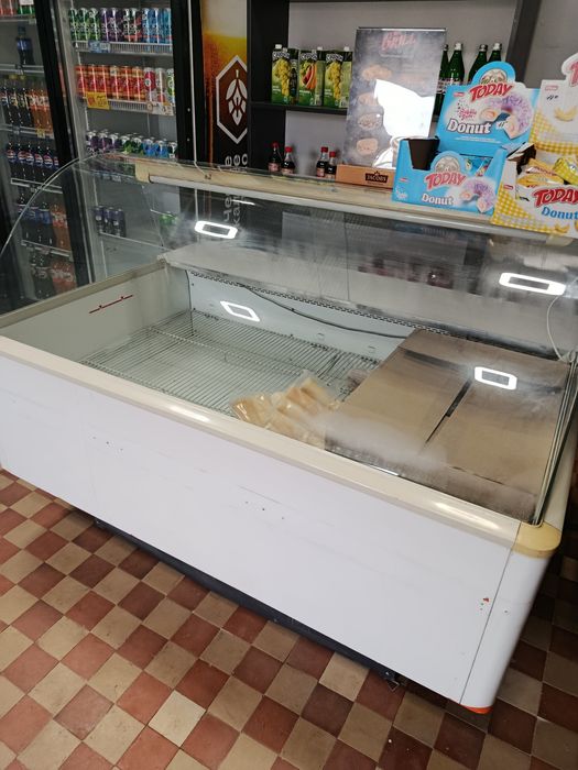 Холодильна вітрина б/у