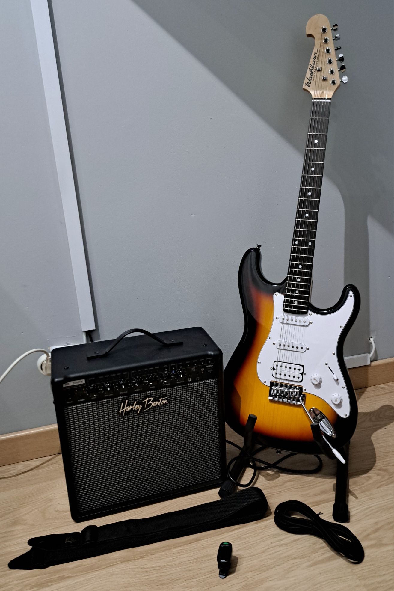 Gitara washburn ws 300h + wzmacniacz gitarowy HB-20MFX  i akcesoria