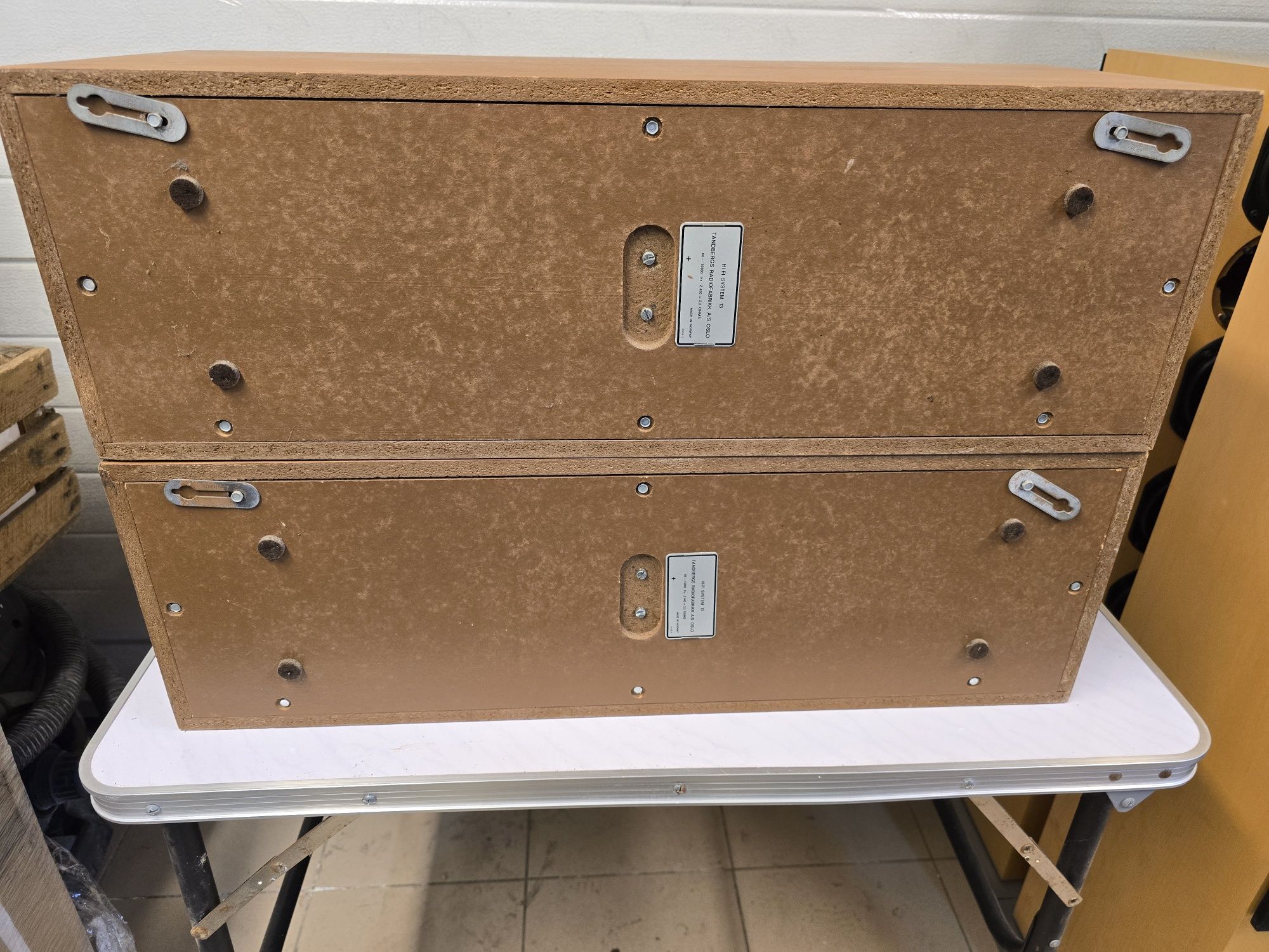 TANDBERG System 13 głośniki monitory podstawkowe.