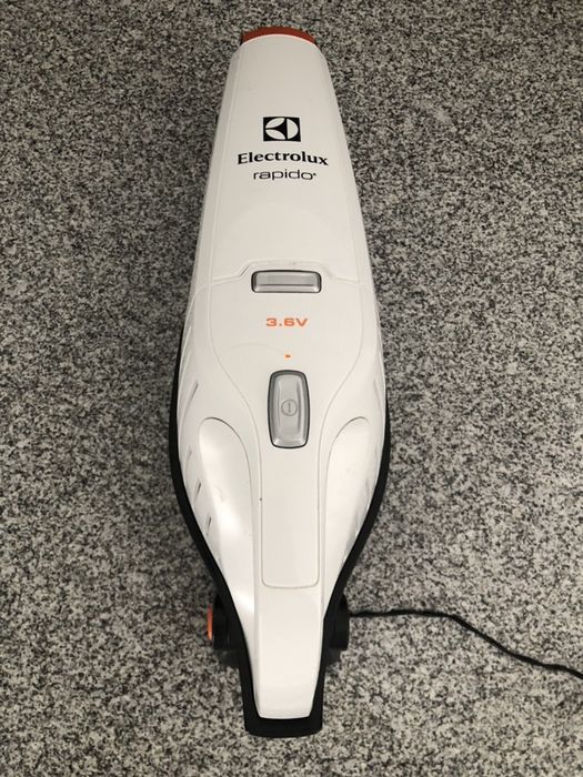 Aspirador manual Eletrolux Rapid (Suporte regulável)
