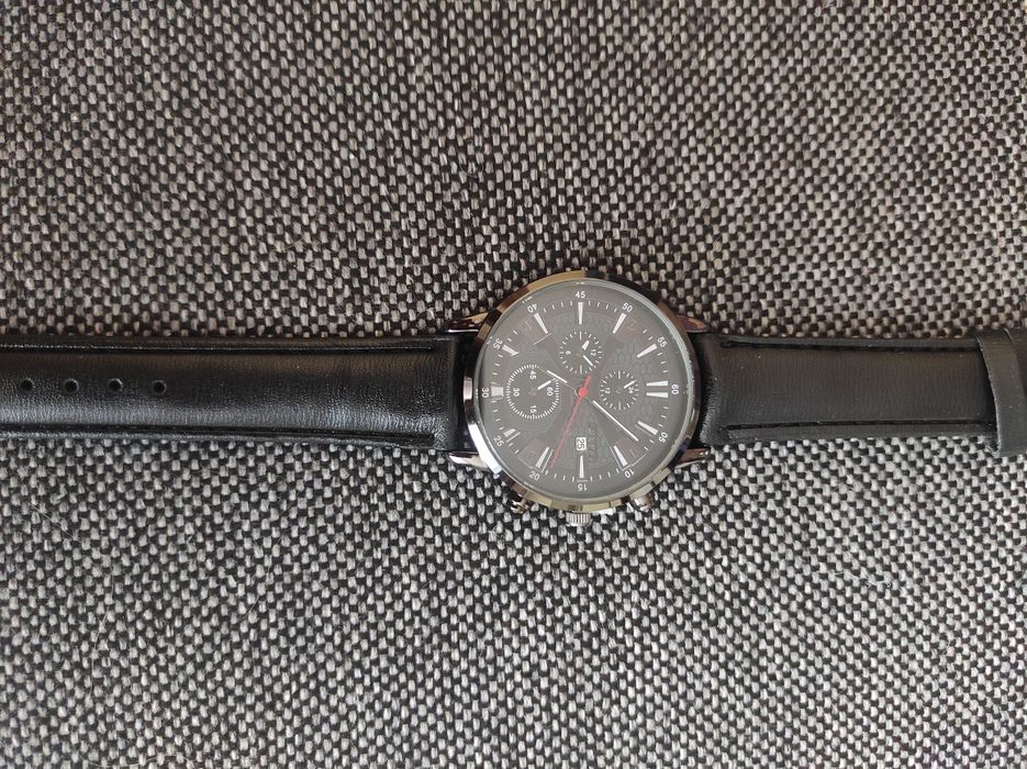 Męski zegarek analogowy