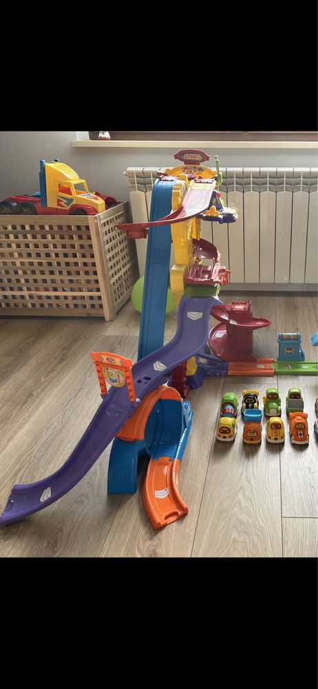 VTECH tut-tut autka zjeżdżalnia interaktywna