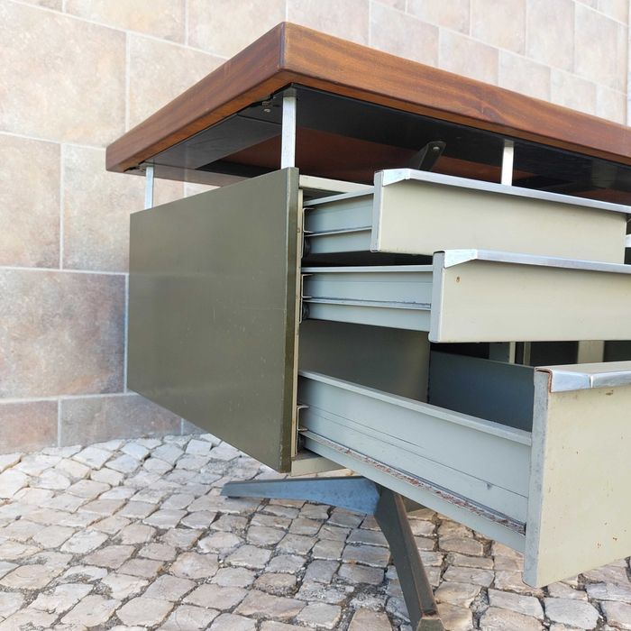 Vintage Daciano da Costa desk