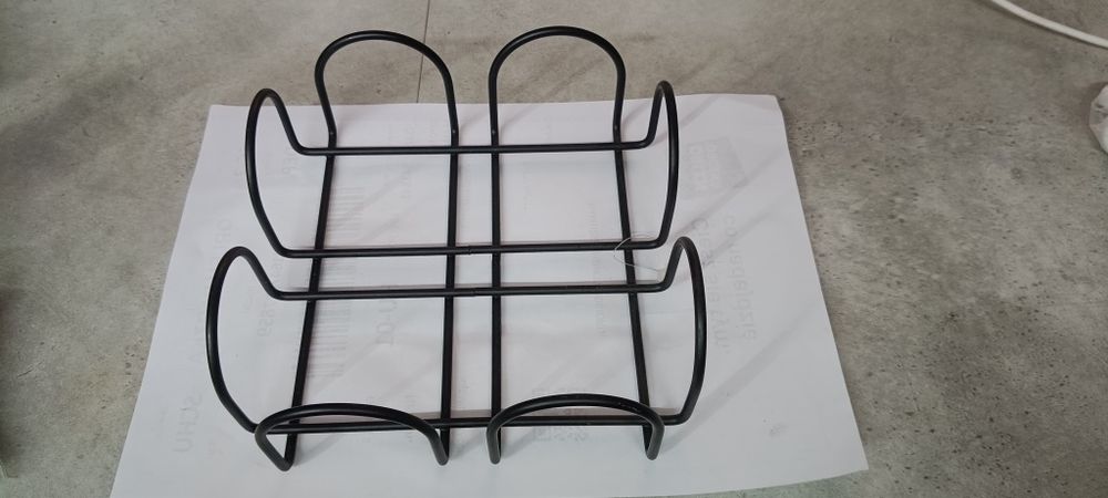 Nowy serwetnik metalowy