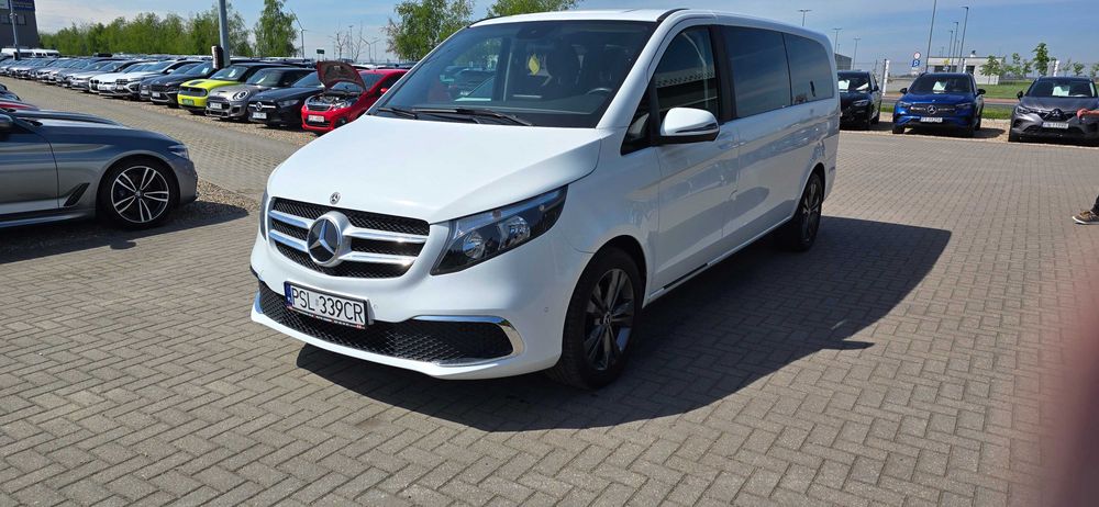 Przewóz do 7 osób Mercedes V-klasa, wynajem auta do ślubu BMW seria 7