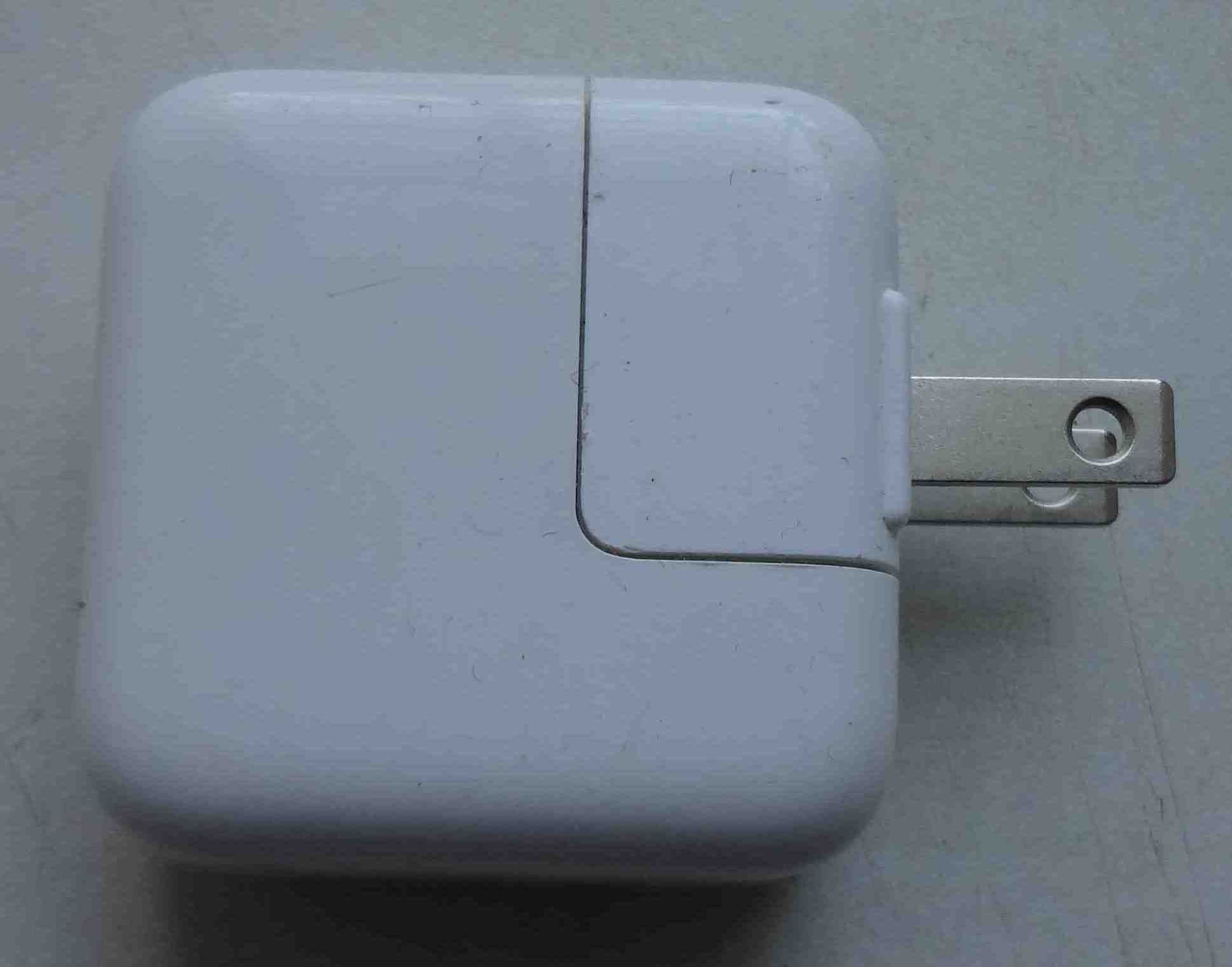 Зарядное устройство Apple 12W 5.1V 2.4A USB Power Adapter A1357