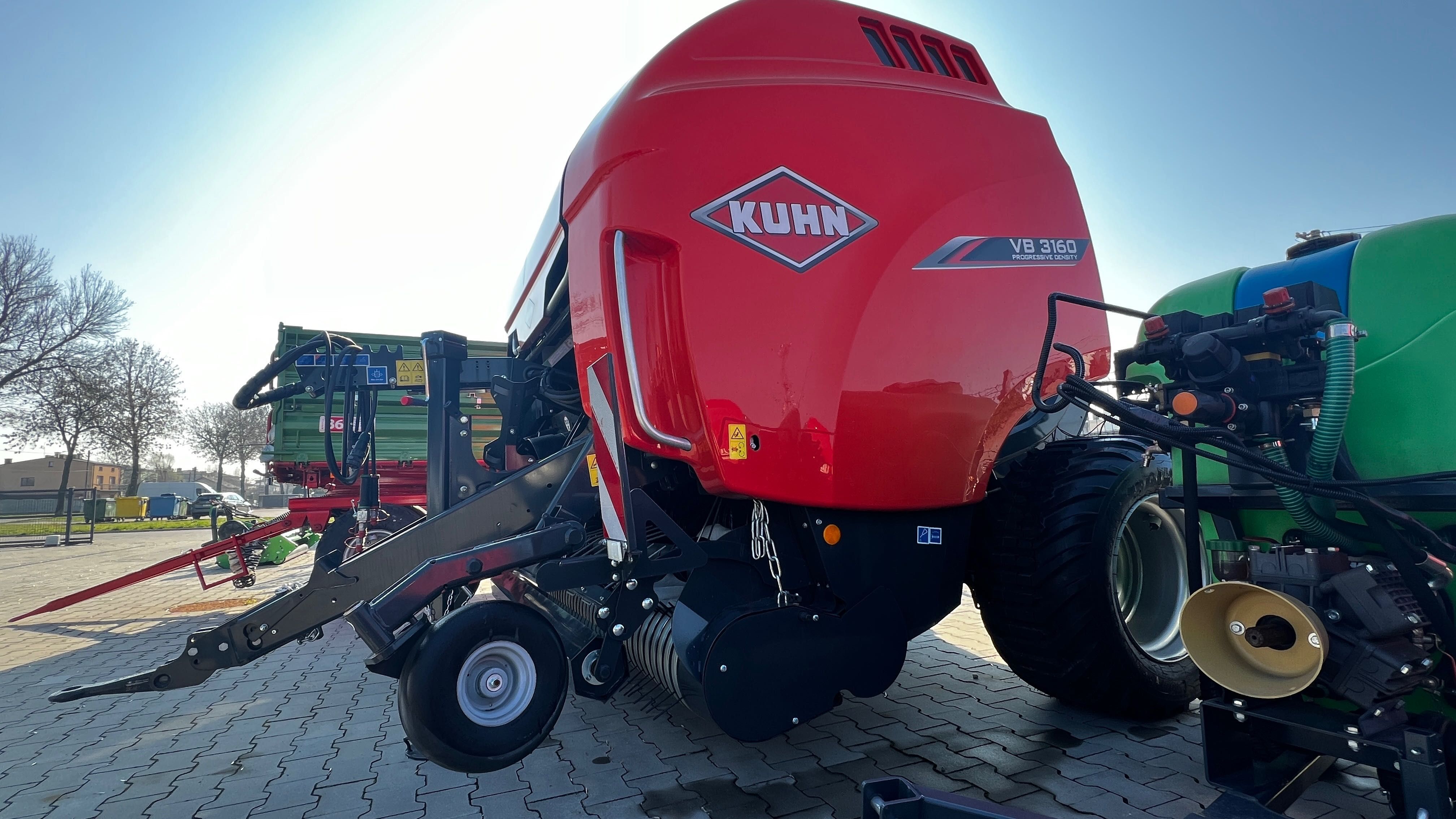 Prasa zwijająca zmiennokomorowa KUHN VB 3160