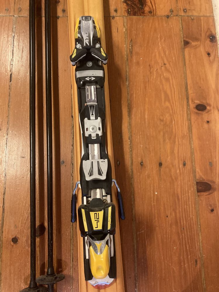 Skis Atomic + batons