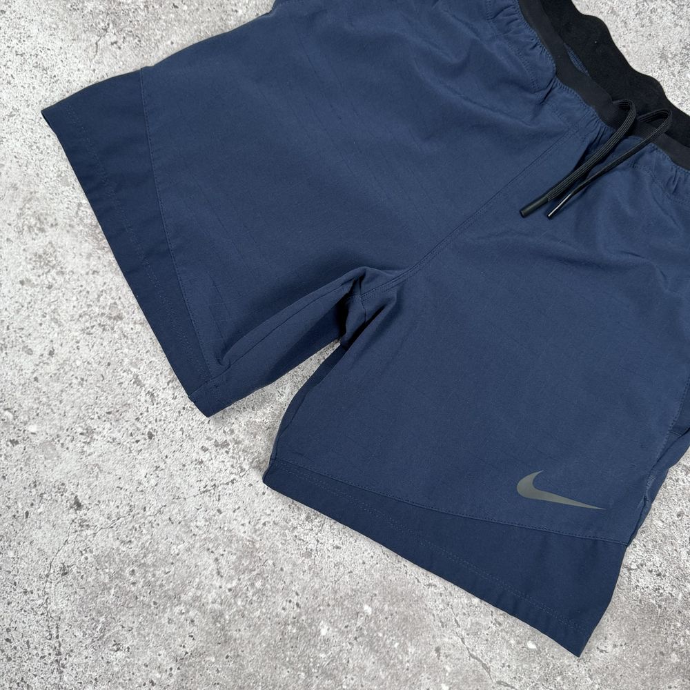 (Оформлено) Оригінальні шорти Nike PRO Dri Fit в S розмірі та хорошому