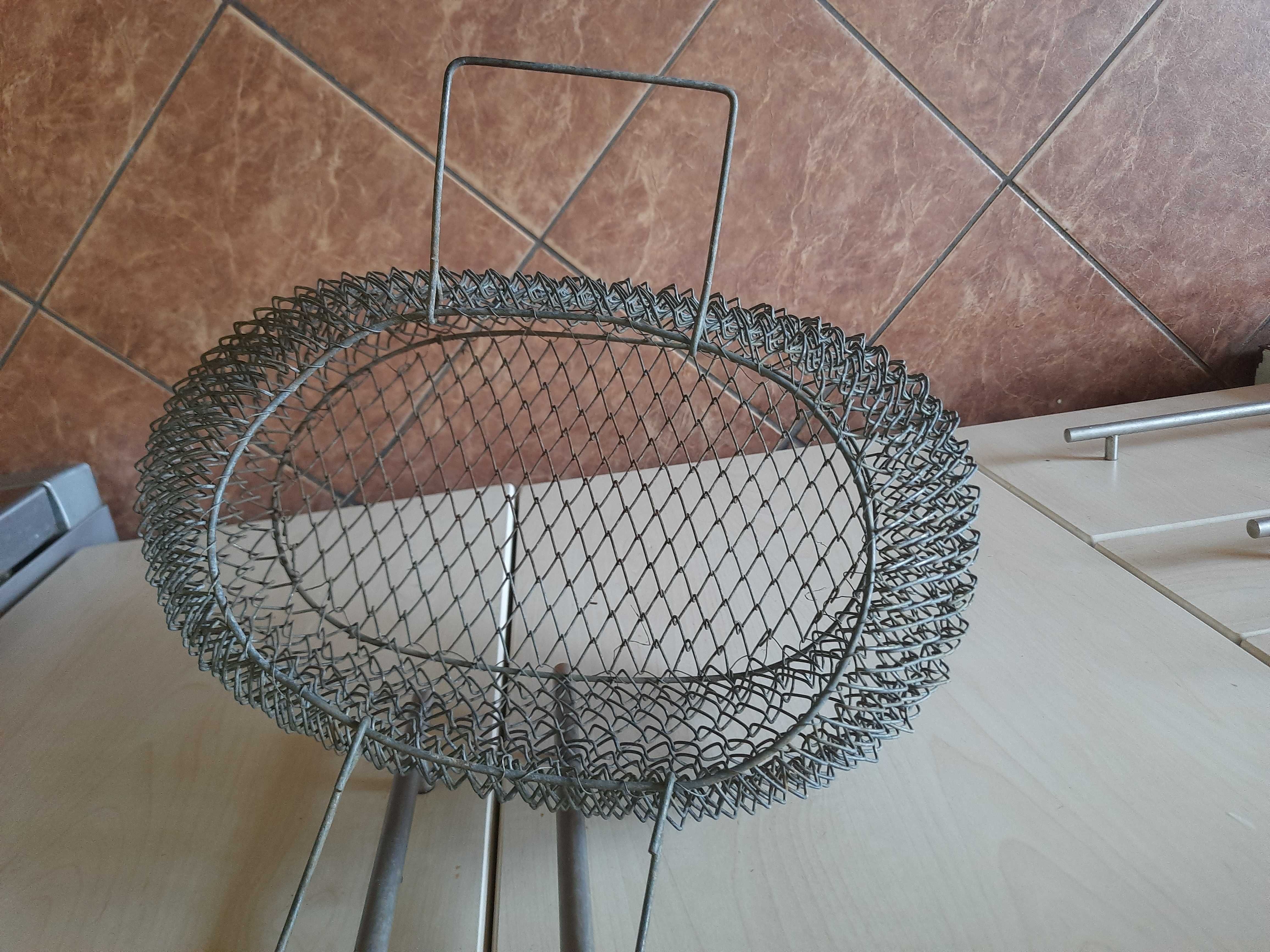 Metalowy, druciany sadzyk, kosz na ryby, retro, PRL
