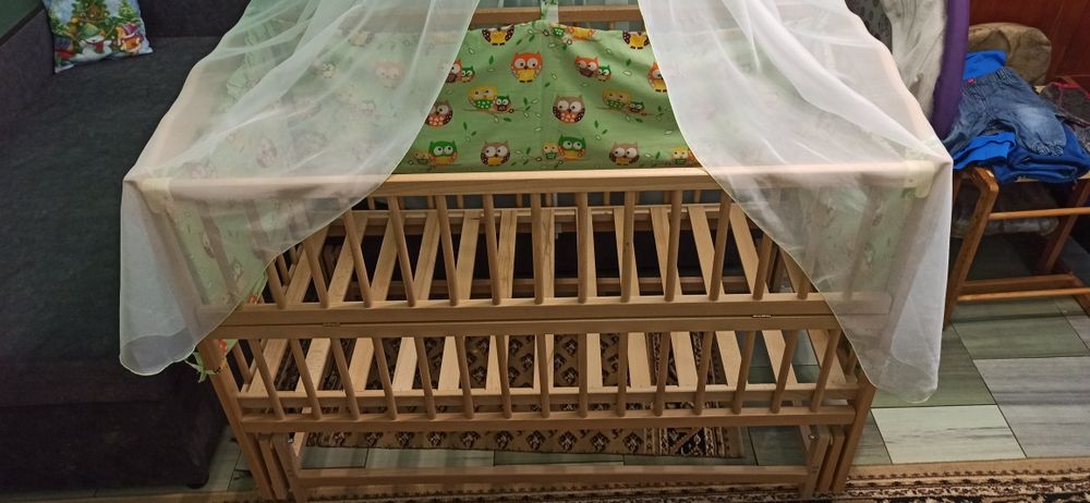 Ліжечко дитяче з матрацом, з балдахіном та 2-ма комплектами білизни