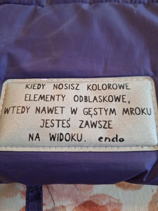 Piękny płaszczyk ENDO w kolorze granatu wpadającego w fiolet idealny s
