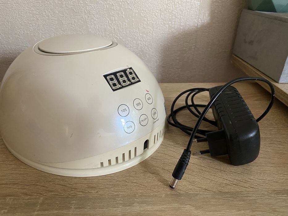 Диодная мощная лед лампа для ногтей / маникюра с вентилятором