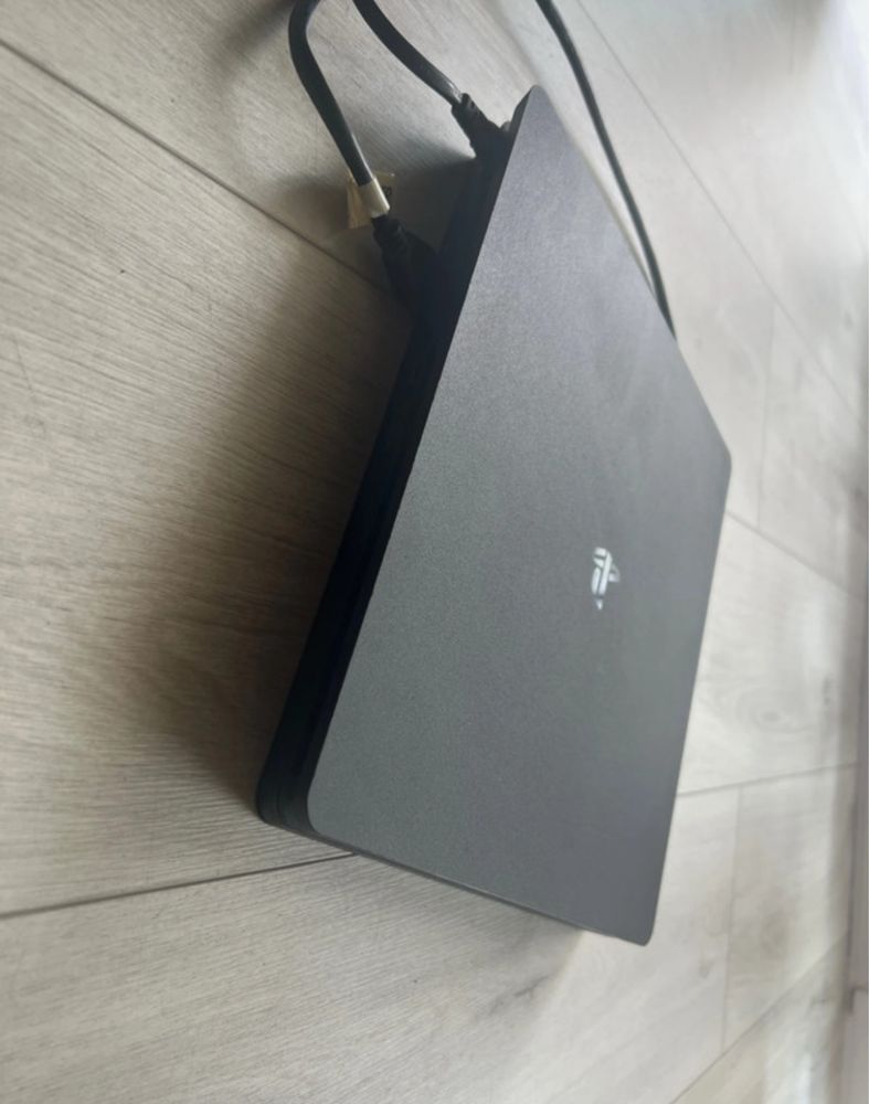 Konsola Playstation 4 slim 1T