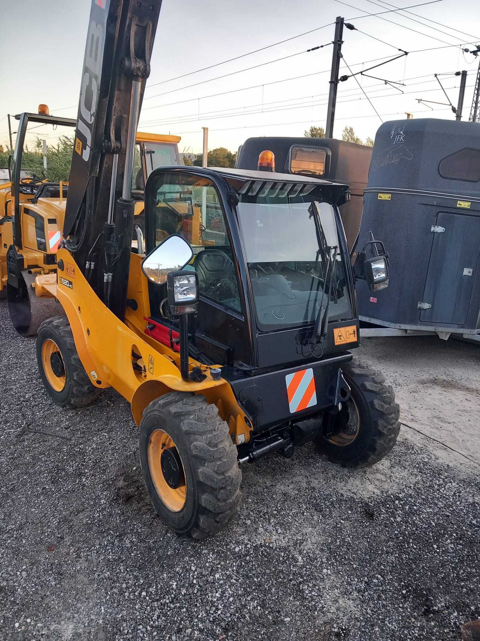 Máquina Telescopic JCB 520