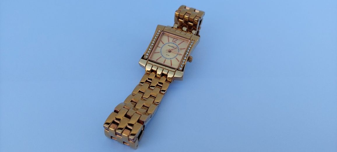 Piękny zegarek Mondaine z kryształkami.