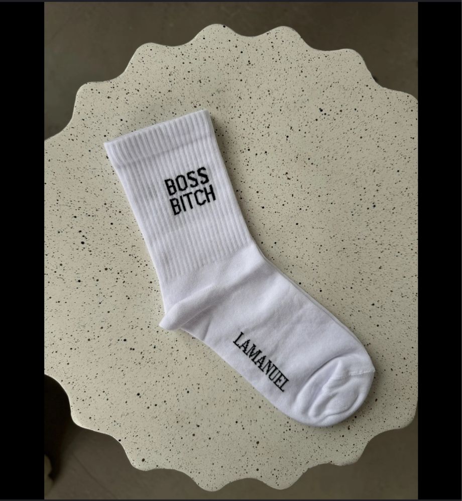 LAMANUEL skarpety białe Boss Bitch one size