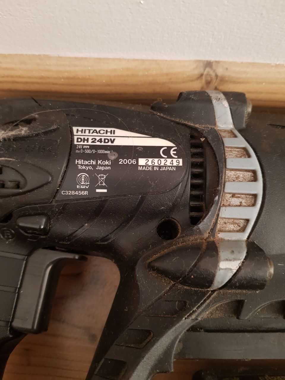 Akumulatorowa wiertarka udarowa Hitachi 24V ładowarka Akumulator