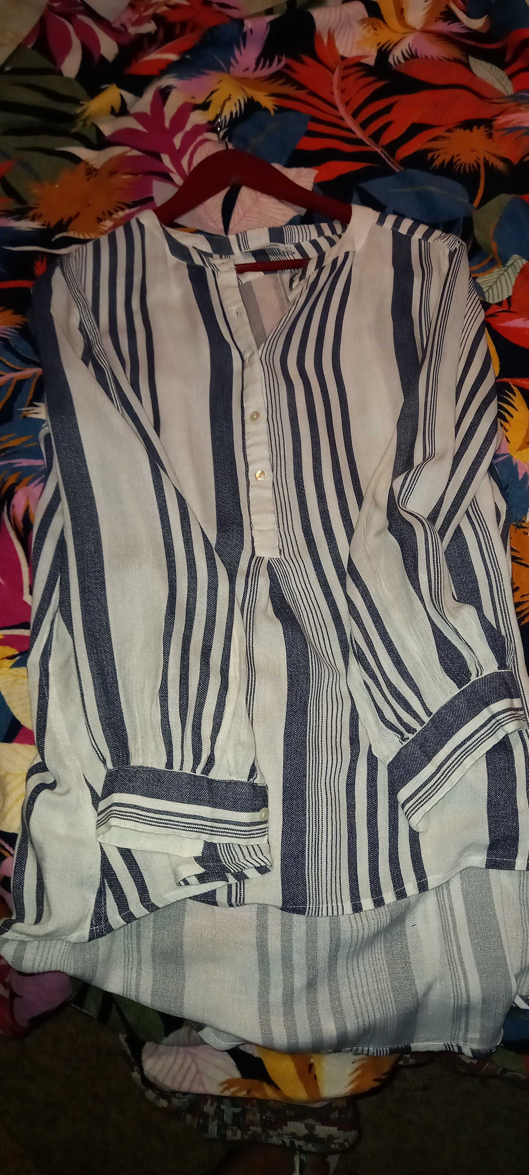 Blusa/Camiseiro branco, com riscado azul marinho - M - Mango