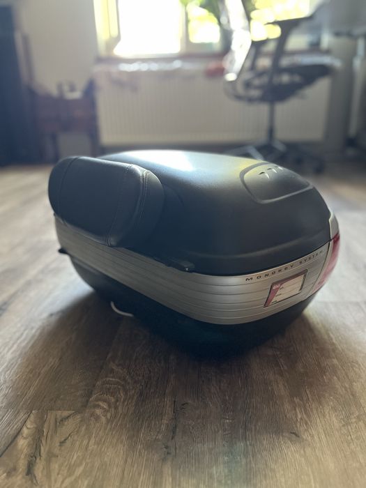 Kufer GIVI Maxia 56 litrów oparcie światło stop monokey płyta touring