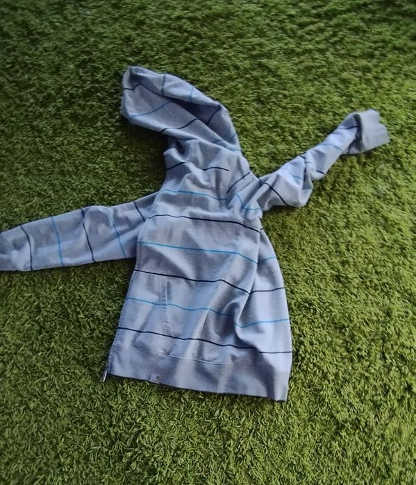 Продам кофту кархат без дірок не вигорівша Зу сума дірками розмір s