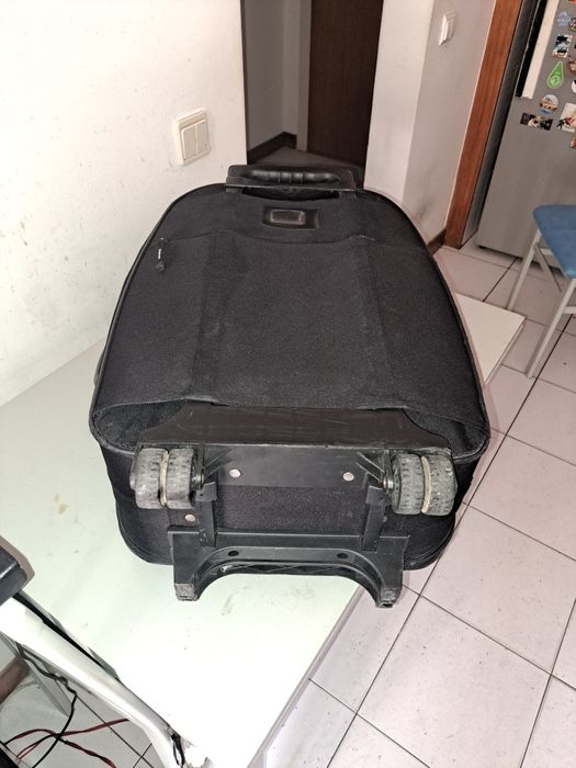 Vendo mala preta da clipper club em bom estado medidas 24×59×43