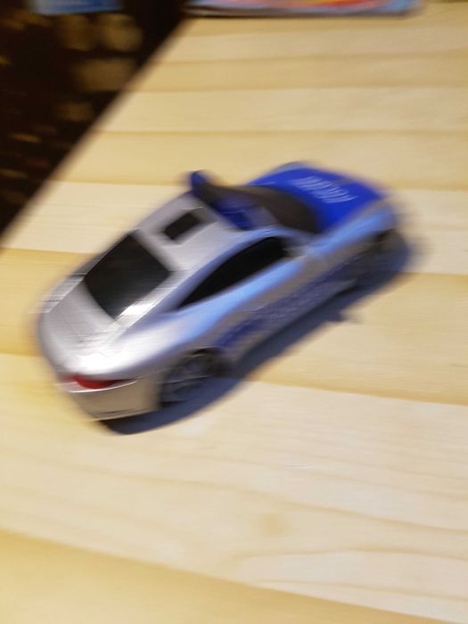 Samochód police plus motor dla dziecka lub kolekcjonera.