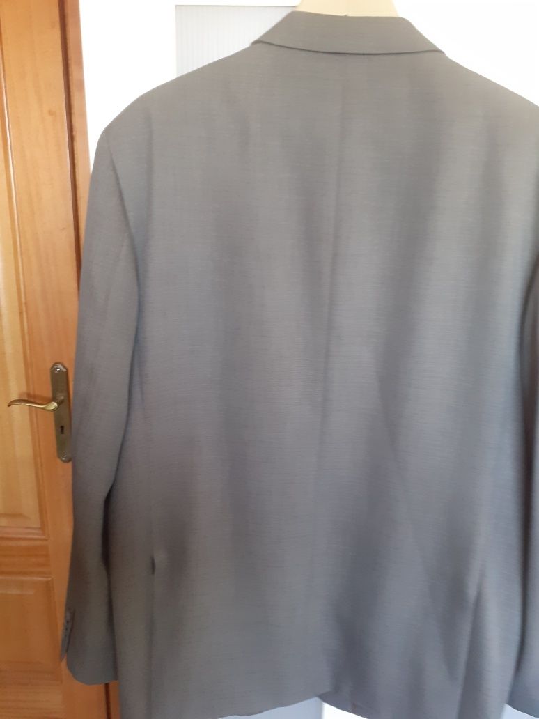 Vendo Blazer de homem  tamanho 56 cinzento