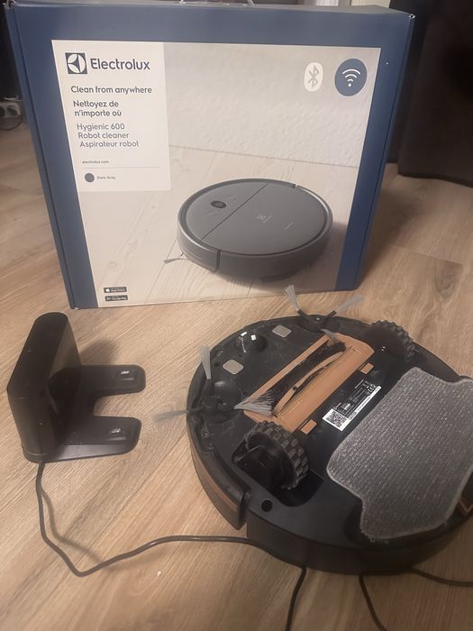 Робот-пилосос миючий Electrolux