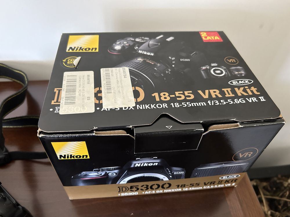 Vendo Camara Nikon 5300 DSLR bom estado