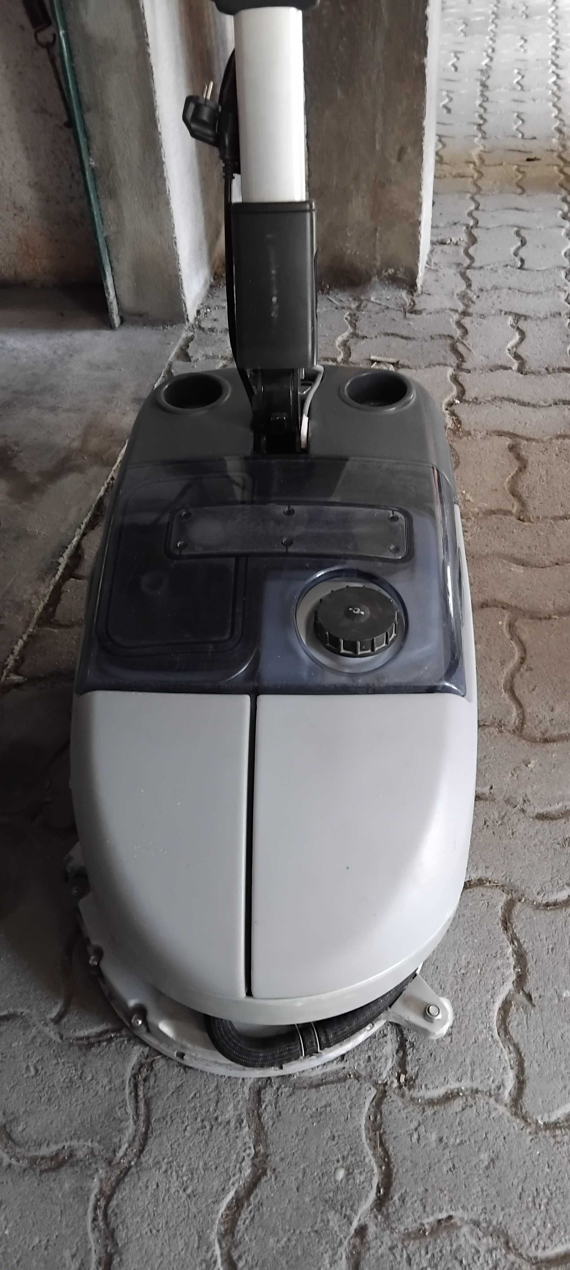 Lavadora aspiradora NILFISK SC350