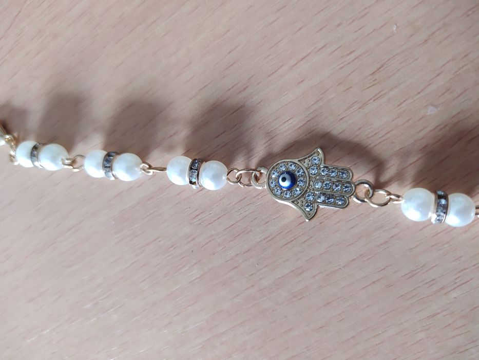 Pulseira prateada Mão de Fatma e olho com pérolas NOVA