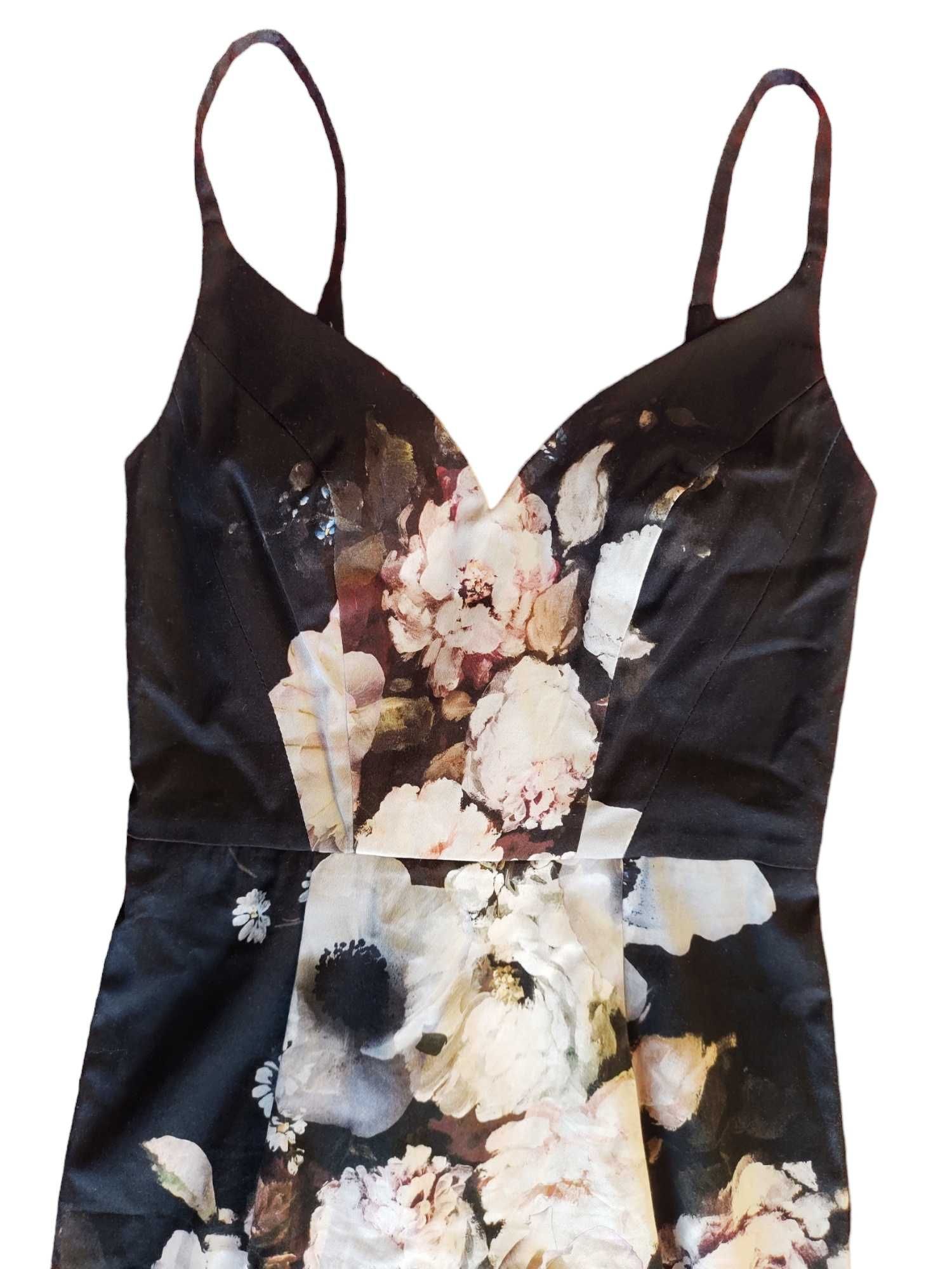 Платье в цветы Asos