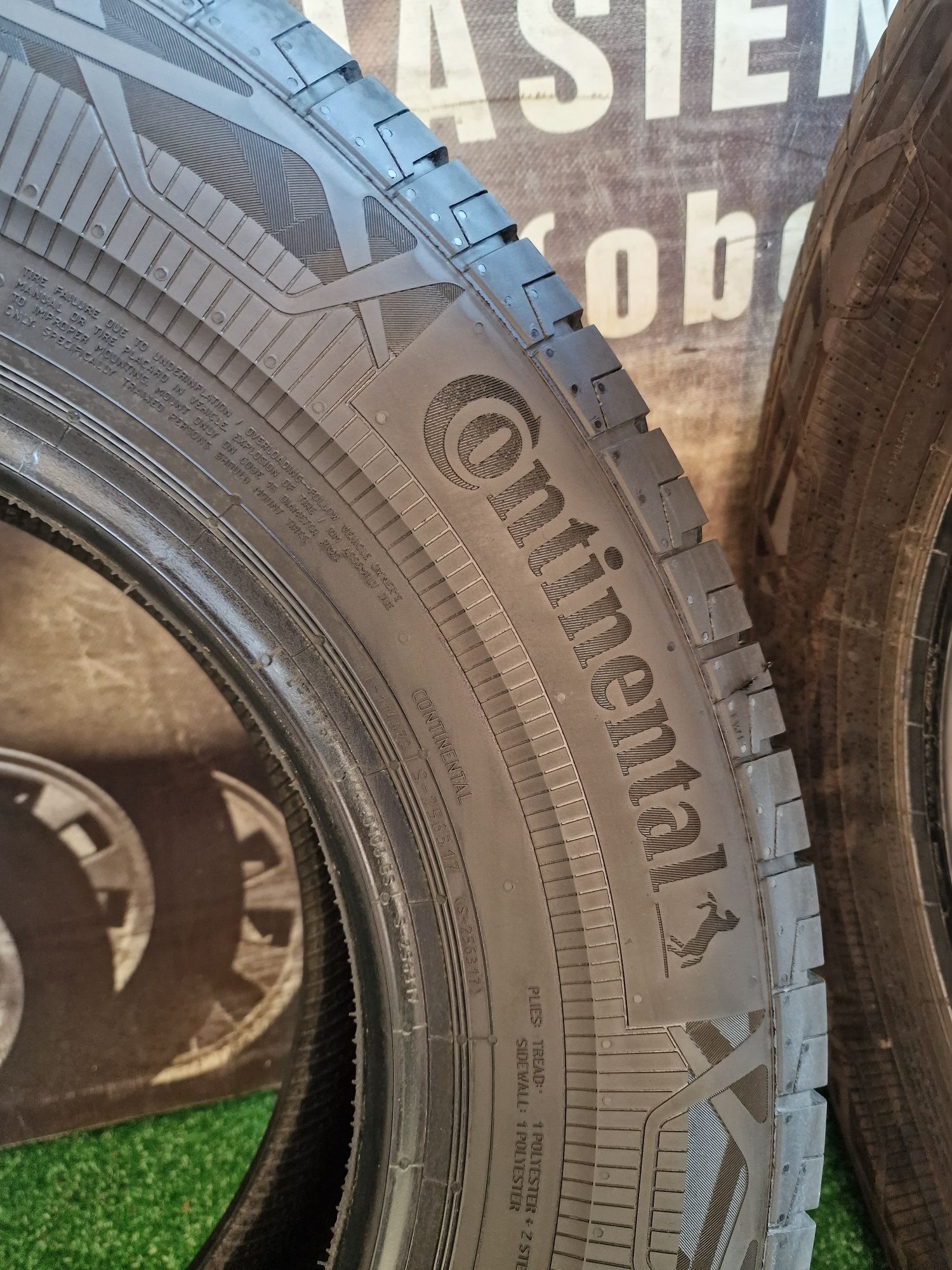 Opony letnie 215/70/15C Continental wzmacniane Komplet Nowe Demo 2023r
