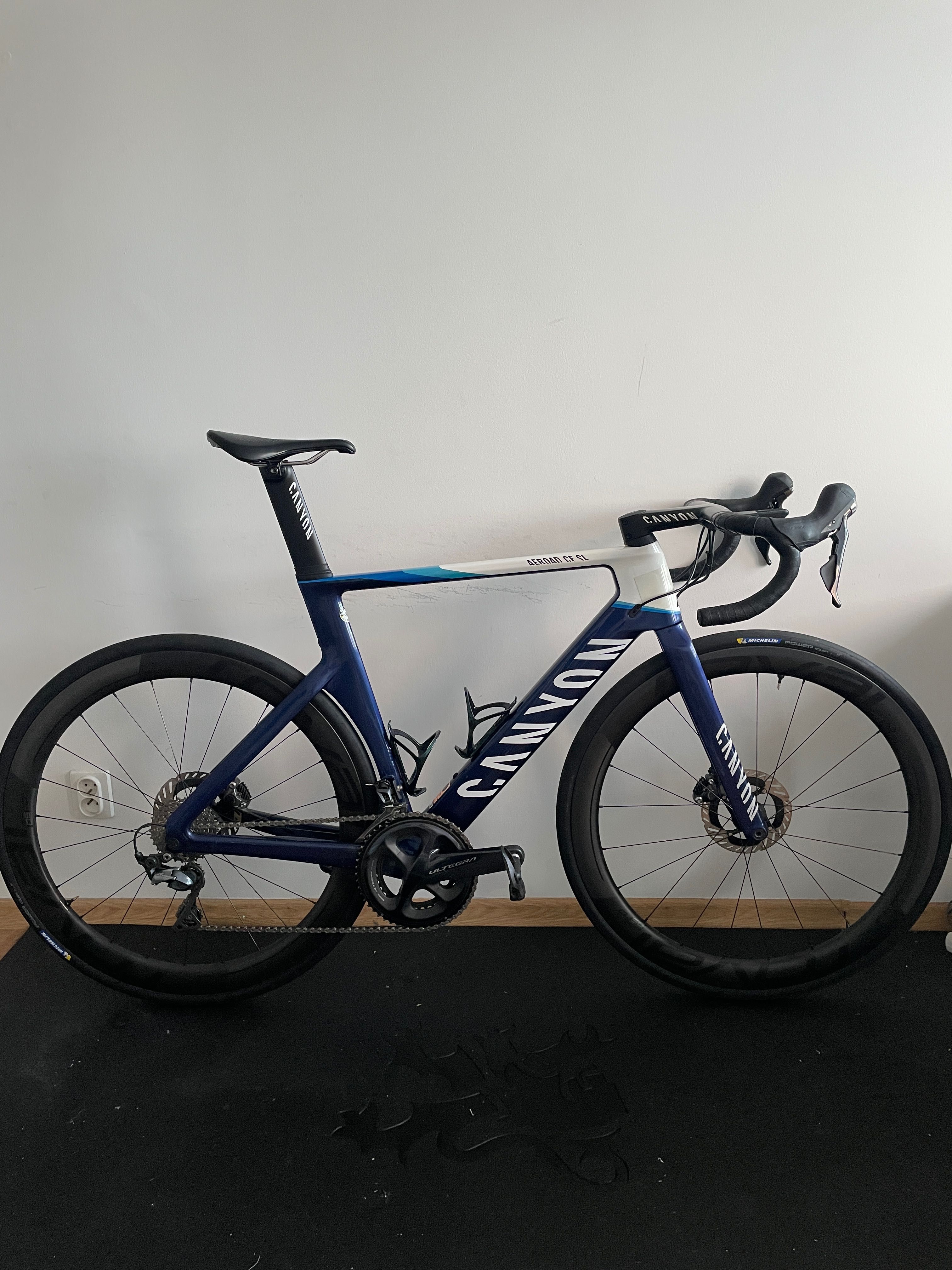 Rower szosowy Canyon Aeroad CF SL8 [M] model 2023 + pomiar mocy