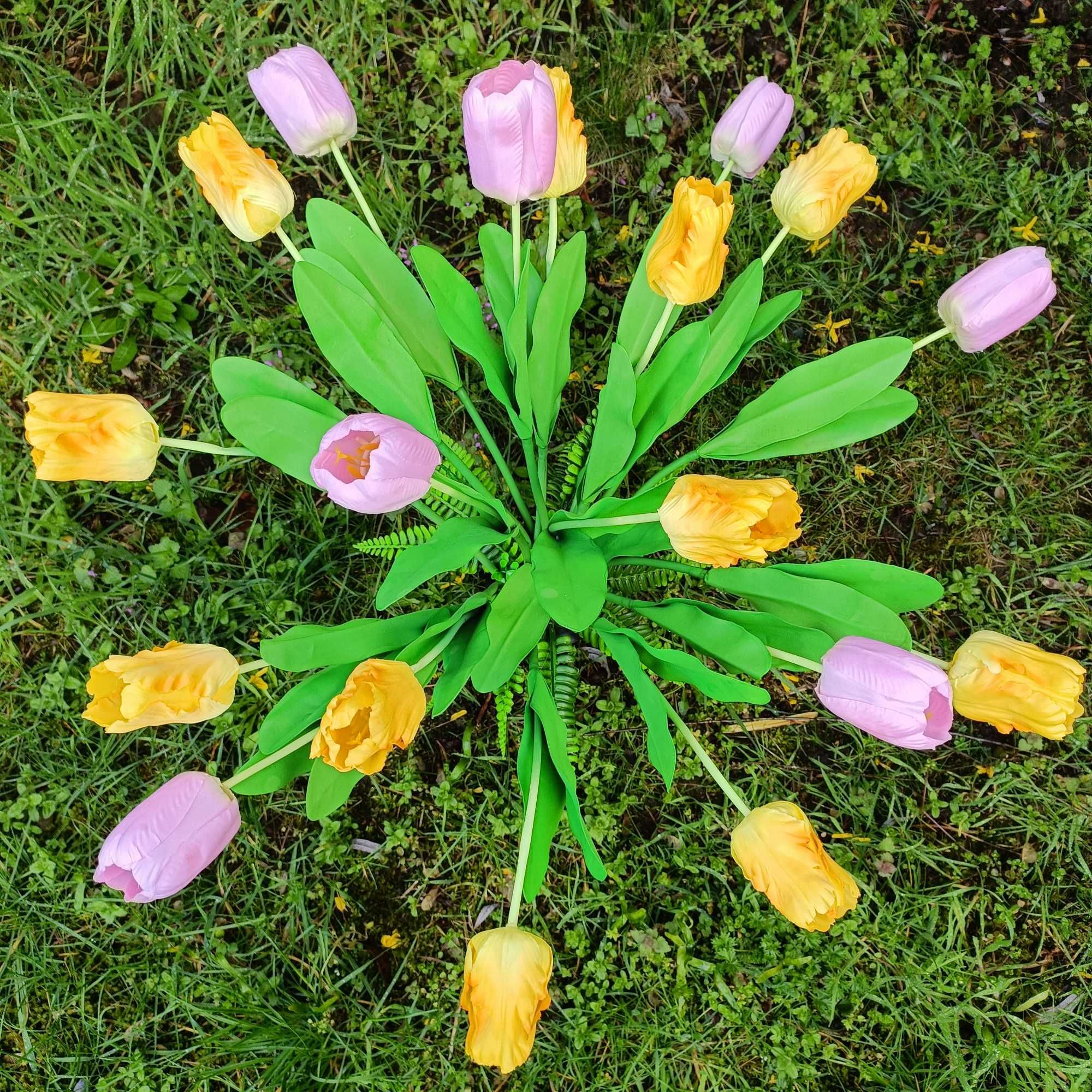 Wiosenny bukiet tulipanów na grób wiązanka na pomnik do wazonu wkład