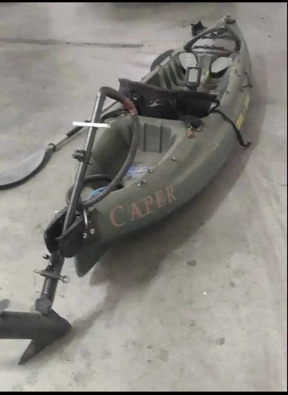 Kayak pesca com sonda e motor elétrico