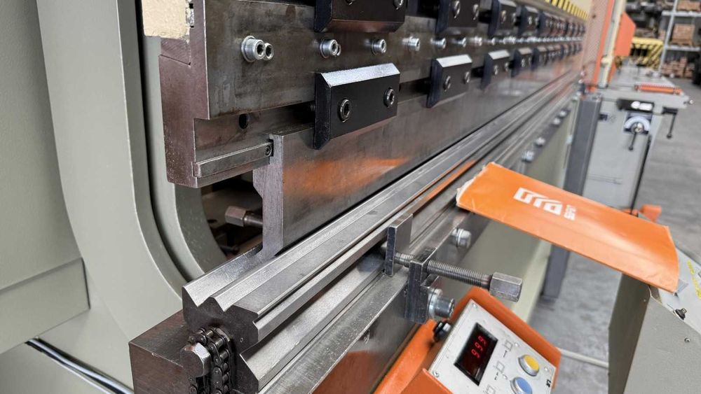 Prasa krawędziowa zaginarka giętarka krawędziarka SAFAN 110t x 3100mm