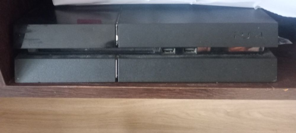 PS4 slim z padem
