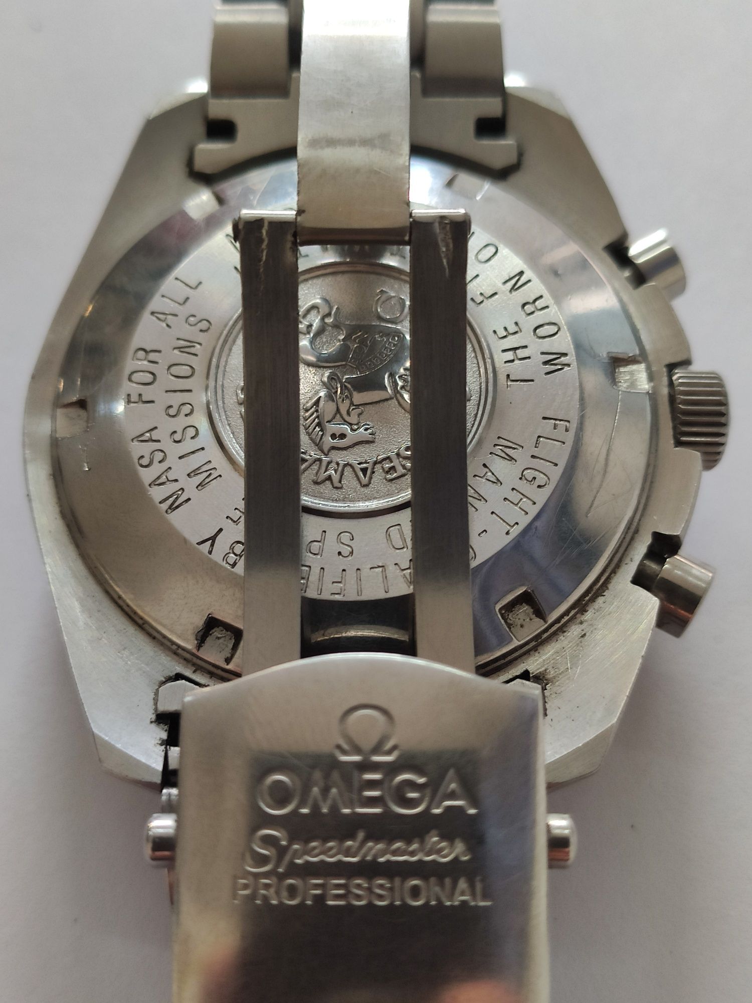 Продам  часы Omega Speedmaster.