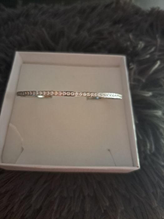 Pulseira rígida em aço com zirconias