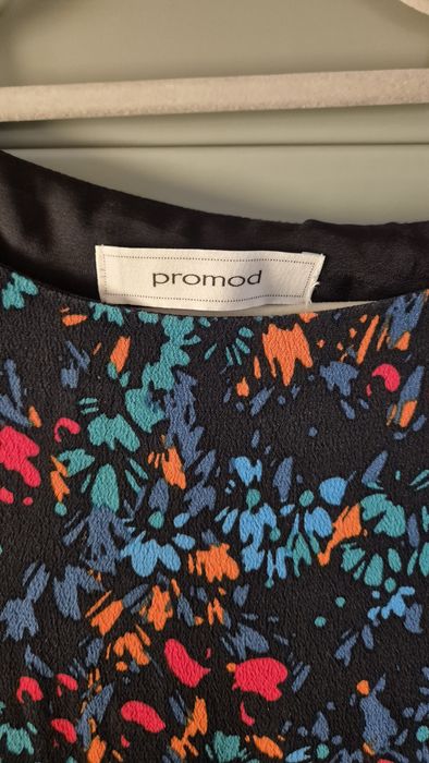 Sukienka na podszewce PROMOD